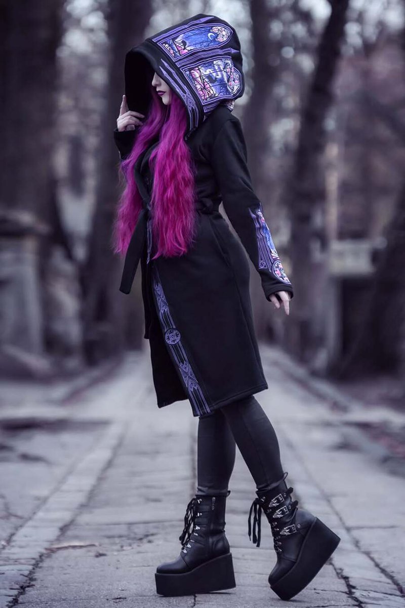 Spider_Rock_Web's tweet image. 🖤 NORTHERN LIGHTS HOODIE / ビッグフードコート【Restyle】 — ゴスムード漂うフードアウター⚡️

ボリュームあるビッグフードとダークシルエットで、ストリート〜ゴシックコーデを格上げする一着。

👉 spider-rock-web.jp/product/12420
#Restyle #フードコート #ゴシック #ダークコーデ