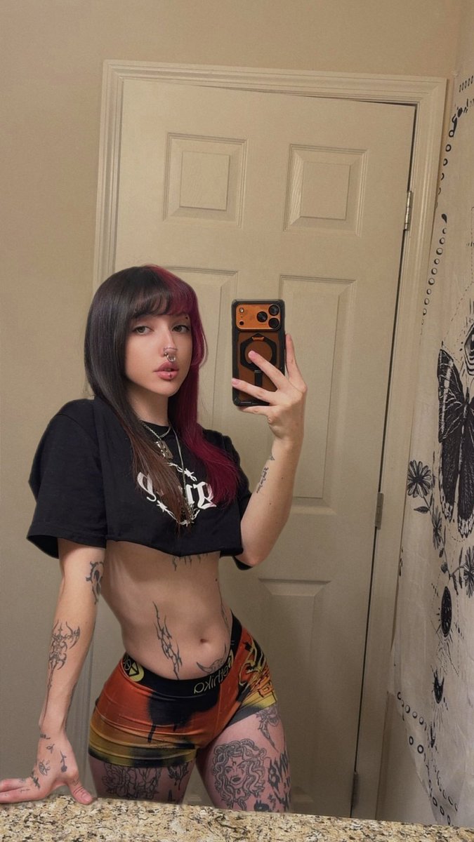 Petite lil thing 💞🖤✨ #egirl  #fyp #goth #ethika #tattoos