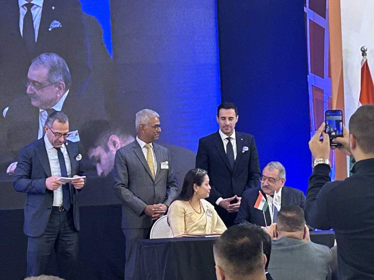 VoniatisC's tweet image. A big moment, as the signing of the #MoU between #India and #Cyprus is taking place.