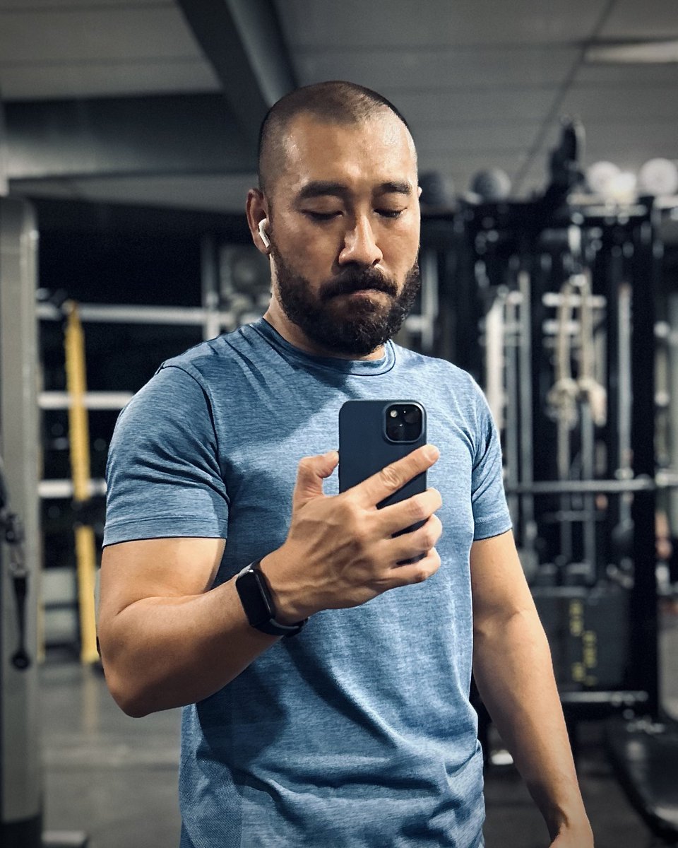 idespisecats's tweet photo. ✨FEB 2026✨

❌Seed oil
❌Sugar
❌Gluten
❌Processed/fast food
❌Deep-fried food
❌Sedentary lifestyle

✅Low sodium/carb
✅Jog/brisk walk 2X/week
✅Weightlifting 5X/week
✅Sleep 7-8 hours/day
✅More sun exposure
✅Avoid unnecessary drama

➡️ FEB-2026: 75 KG
➡️ BMI:  25.0 😭 https://t.co/06ekfPnjWC