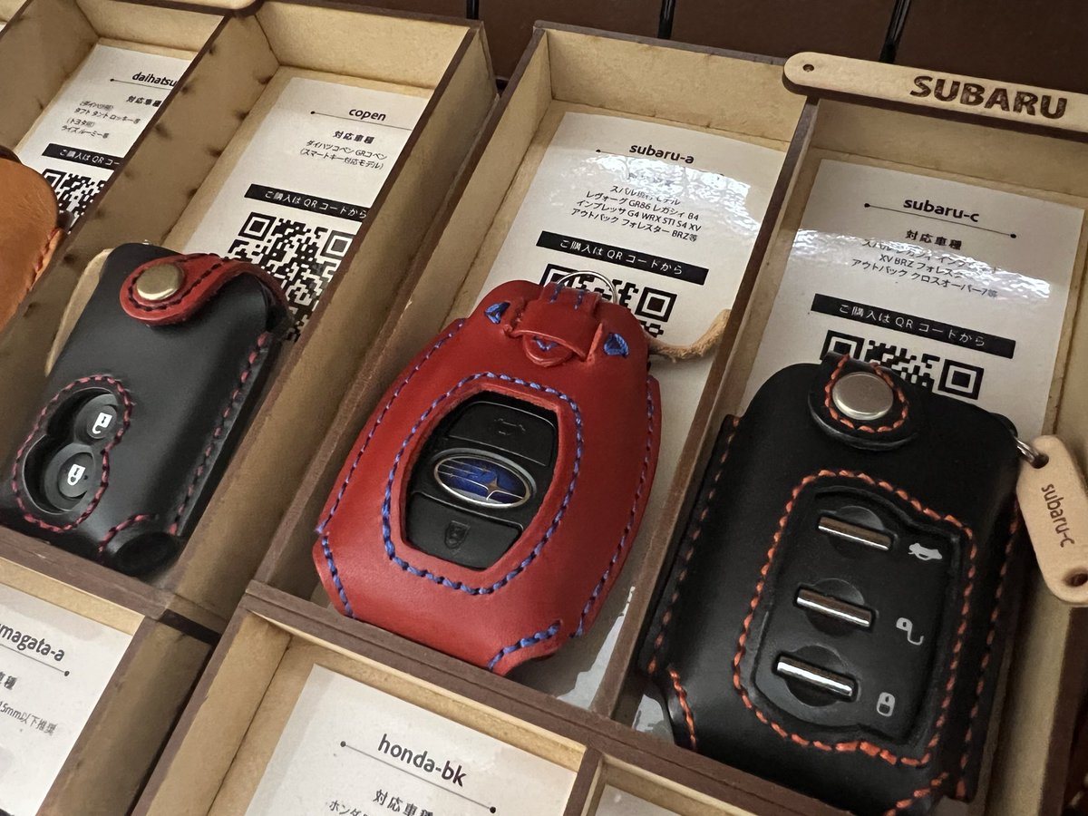 スマートキーケースはこのスバル様からスタート。3回くらい仕様変更しています。

最初の頃は車のミーティング（オフ会）に行ってチラシ配りとかよくやりました。
