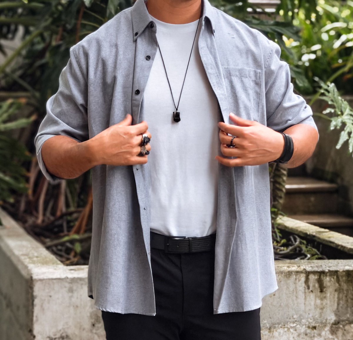 hisdern59423's tweet image. If you could only own one shirt, make it an Oxford. 🧵

Durable, breathable, and gets better with every wash. The ultimate "throw-on-and-go" essential.

#MensFashion #WardrobeBasics #StyleTips