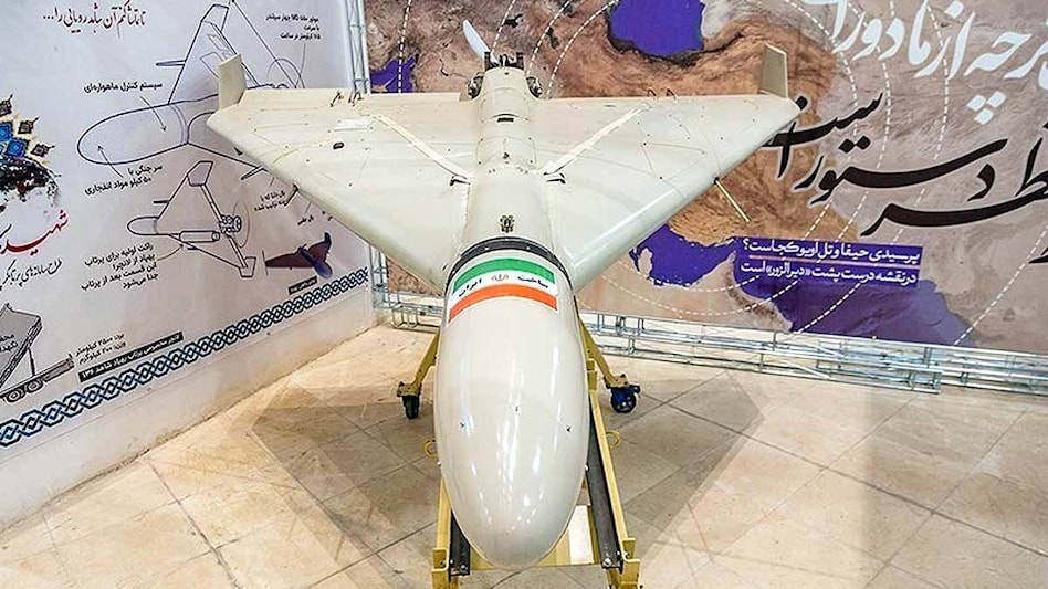 Iran और Israel की युद्ध मै Iran ने पूरा विश्व को Shocked 😳 कर दिया है अपना शाहेद-136 ड्रोन से ।

ये ड्रोन की रेंज 2000से 2500 है और ये 150km per hour है।

सबसे महत्वपूर्ण बात ये है कि ये....See more