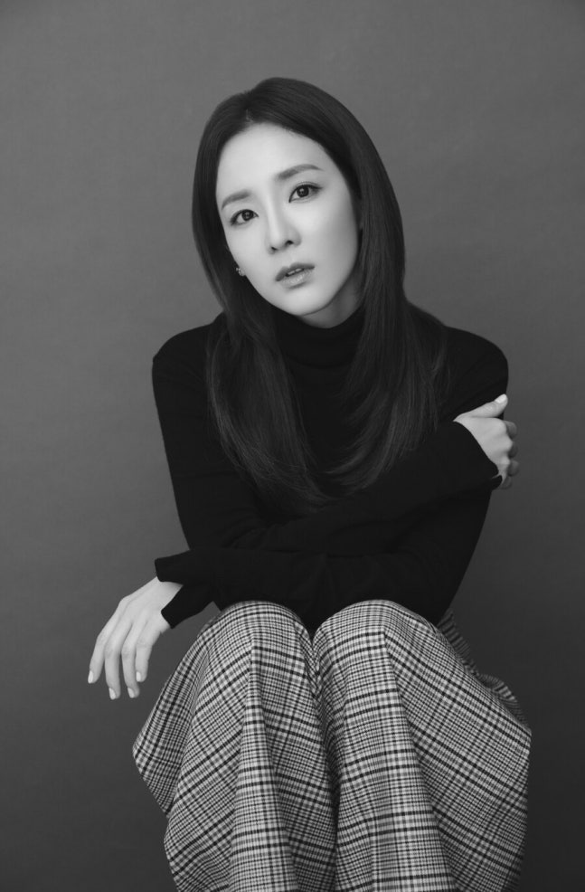 KoreanUpdates's tweet photo. Abyss Company, when asked regarding #ParkBom's revelation on #SandaraPark: "Our exclusive contract with Sandara Park has expired, so it's difficult to confirm  the issue."
https://t.co/ih9KX2k1KF

Meanwhile, on separate news, a source close to Sandara stated the allegation is groundless, and Sandara is worried about Park Bom's current health.
https://t.co/VivmoKCj4O

#KoreanUpdates VF