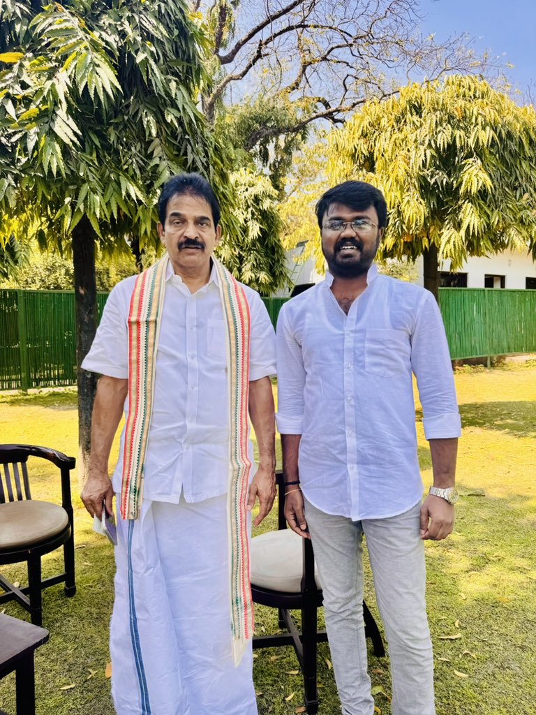 JBAbijith's tweet photo. அகில இந்திய காங்கிரஸ் கமிட்டியின் மதிப்பிற்கும் மரியாதைக்கும் உரிய பொதுச் செயலாளர், அன்புத் தலைவர் திரு. K. C. வேணுகோபால் அவர்களை சந்தித்த போது.
@kcvenugopalmp https://t.co/BNNskUGwVi