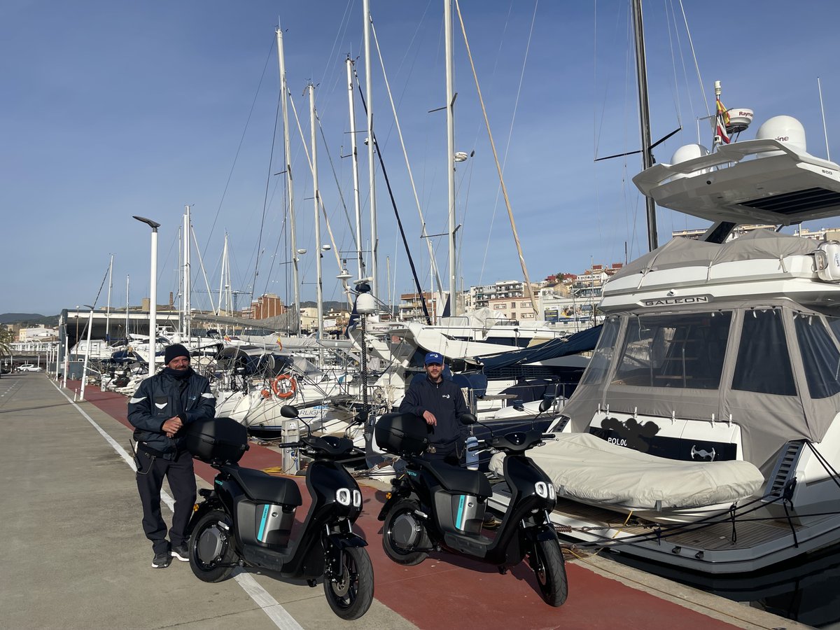 PortMasnou's tweet photo. Port Masnou amplia la seva flota amb noves motos elèctriques i reforça el seu compromís amb la sostenibilitat! https://t.co/PMoSBQ8A5e https://t.co/Y1ICLkUcFV