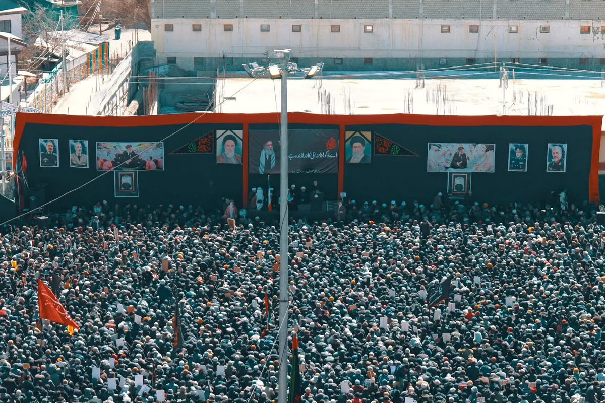 IshaqLadakh_'s tweet photo. Huge gathering in Kargil India on the 3rd day of Mourning Processions over the martyrdom of Leader of Islamic revolution Imam Khamnai. #kargil #Iran #IsraelIranWar https://t.co/yOuYBZtmBp