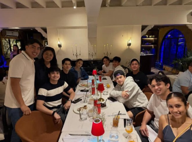 GabHya92480's tweet photo. okey lang na blurred basta magkatabi yan sila😀

#HyGab https://t.co/pNoqPHQFVI