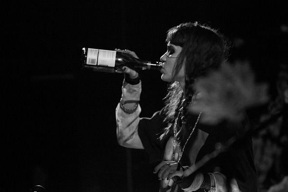 fairiescumfirst's tweet photo. grimes in lee's palace, sept 2012 .° ༘🎧⋆🖇₊˚ෆ https://t.co/l0SPEu32hK