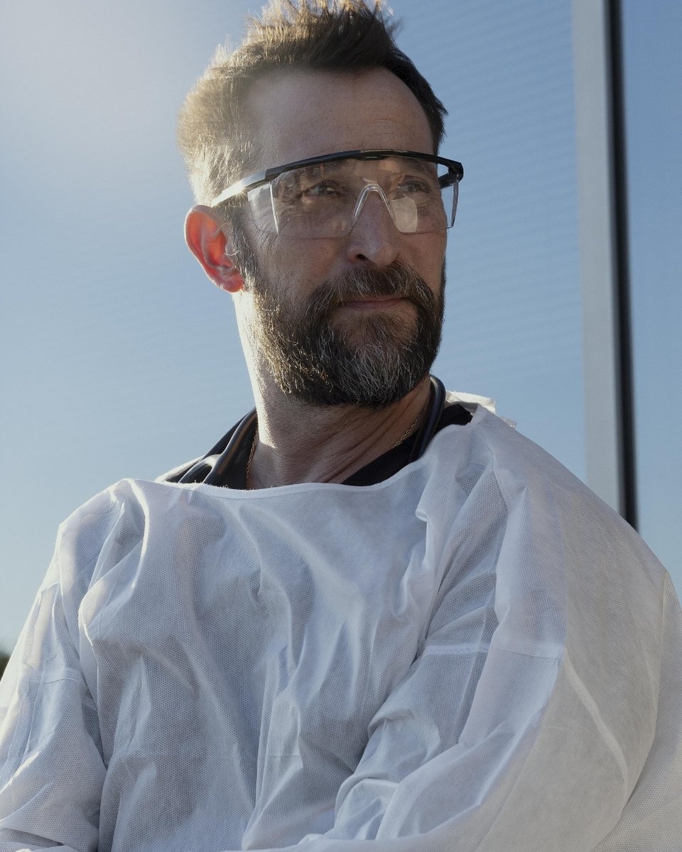 Signore e Signori: Noah Wyle. Il primo attore a vincere tutti e 5 i principali premi televisivi per una sola stagione di una serie. #ThePitt