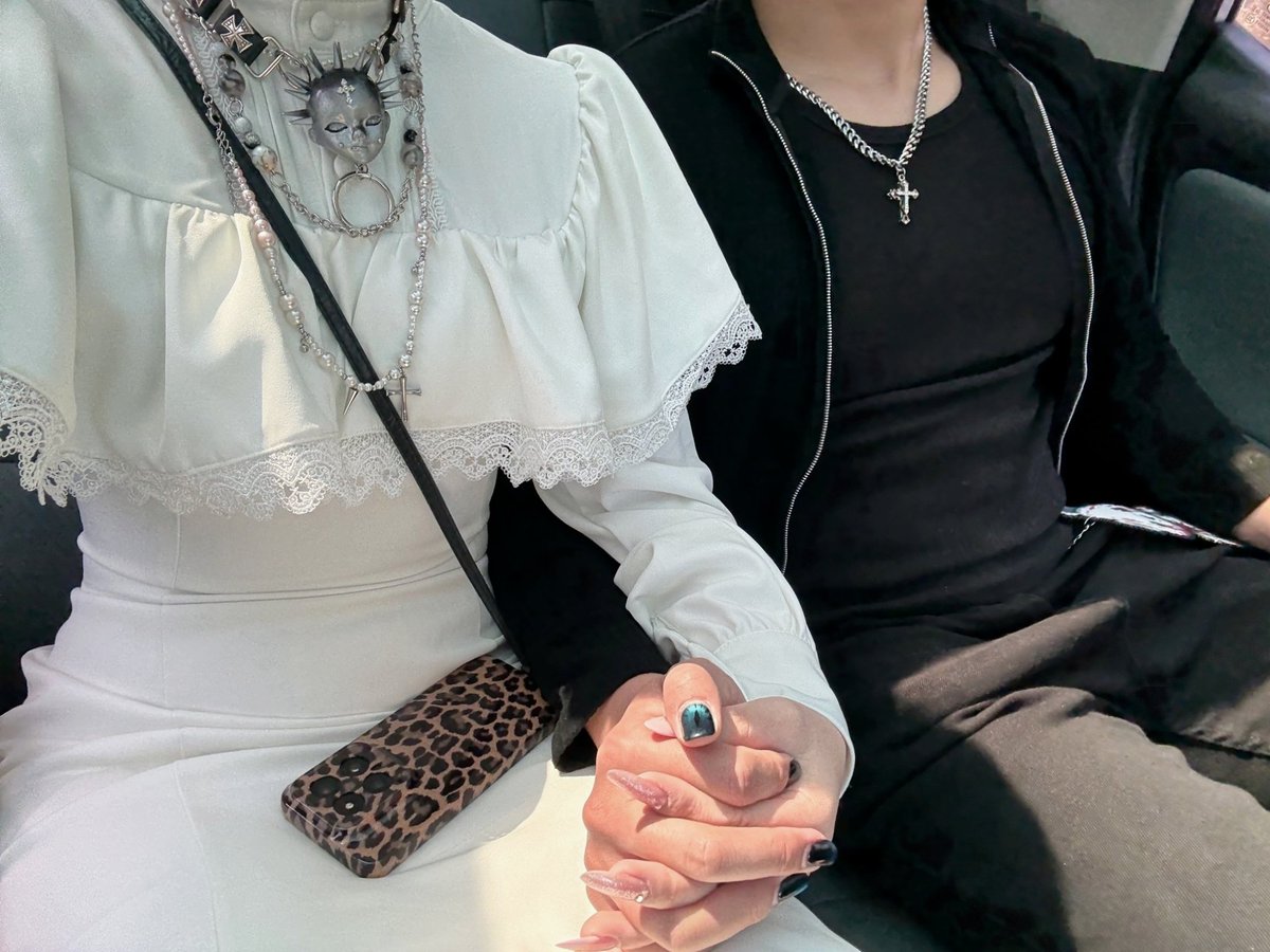 你要学会求我 tweet media