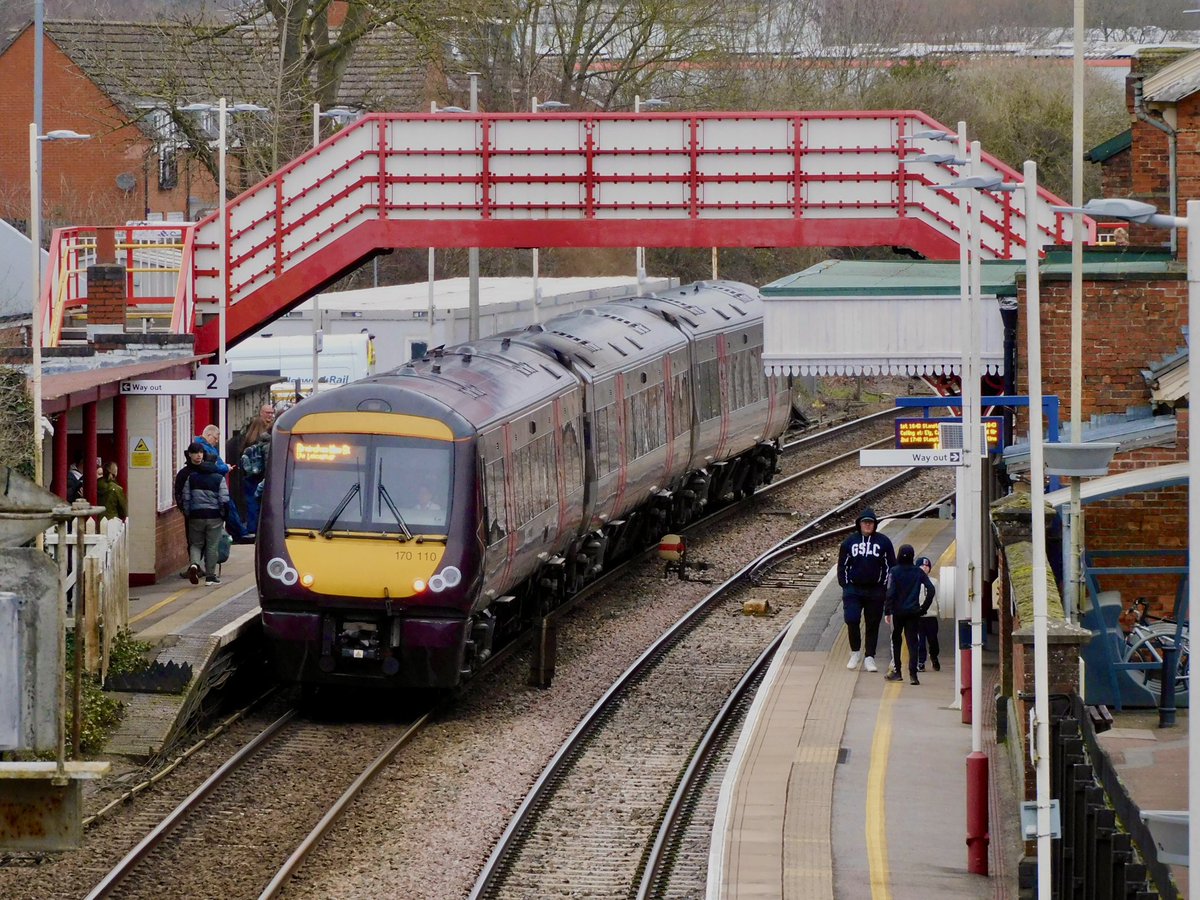 kingy69beard's tweet image. #TurbostarTuesday @CrossCountryUK   170110 Calls at Oakham with 1N59 Stansted Airport to Birmingham New Street. (📷21/02/26).
