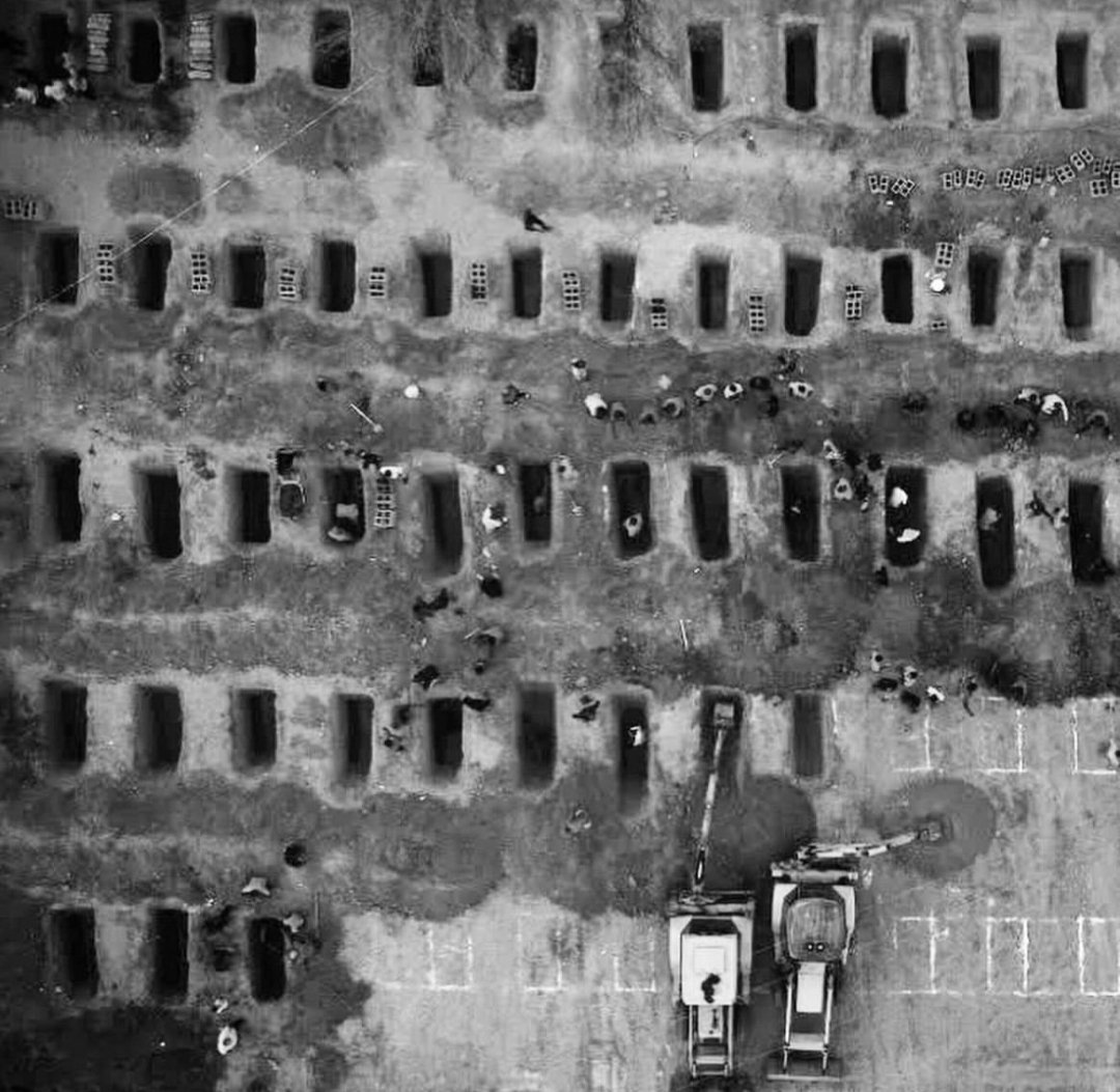 "İnsanların öldüğü hiçbir dava adil değildir. Birisi barışı başlatmalı, tıpkı savaşı başlattığı gibi..."

160 kız ÇOCUĞU Mezarlığı 🥺😔

#SavasaHayır 
#Iran #savaş