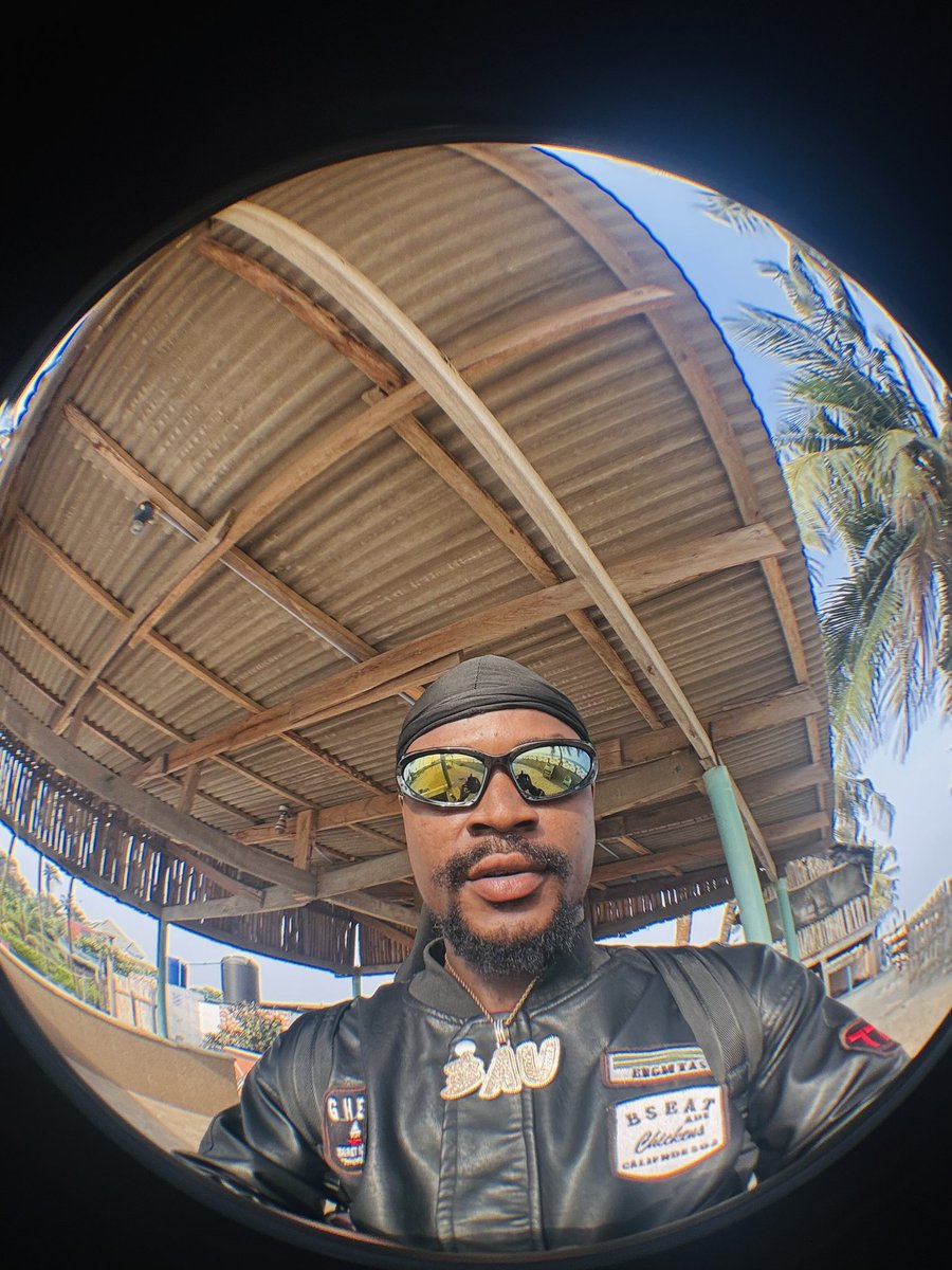 B_Aliyon's tweet photo. π΅ Stepped in the game with a militant mind
Vision so clear, ainβt switchinβ my grind πΆ
π«π«π«
#b_aliyon #bav_records #bav https://t.co/di2NGxVvgU