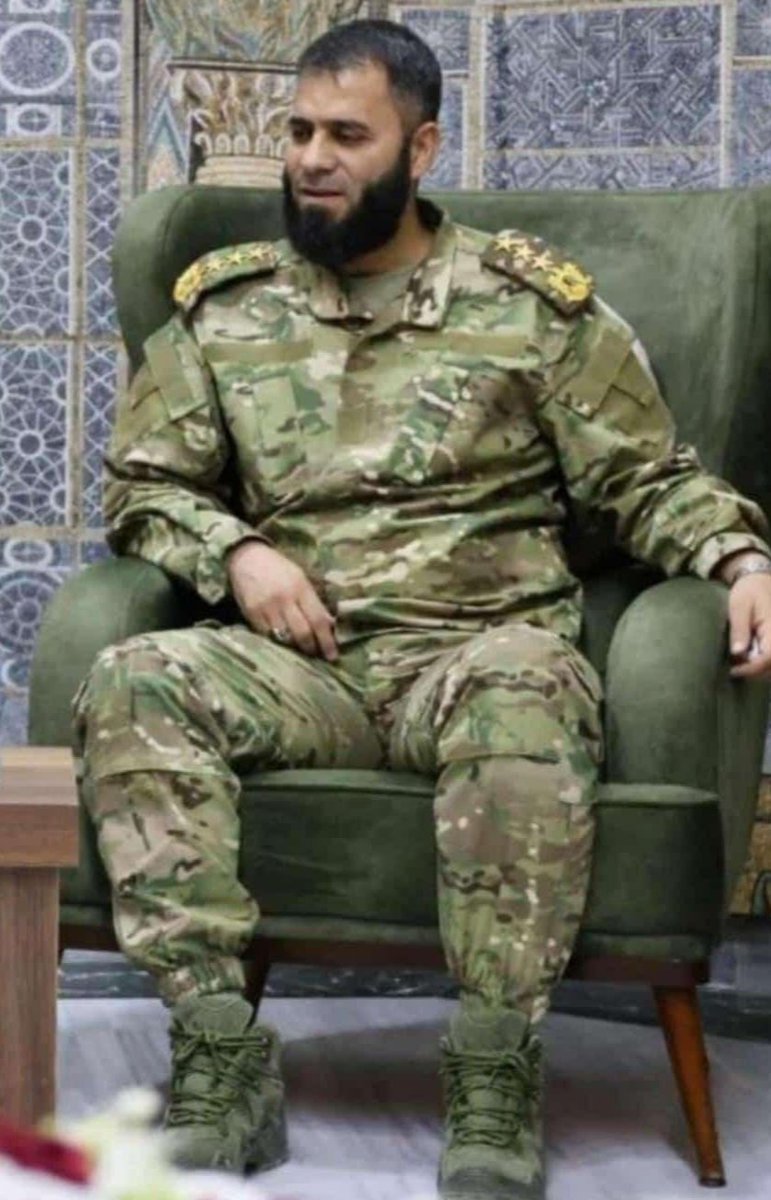 Ahmad_Rizq7's tweet photo. ببالغ الحزن والأسى أتقدم بخالص التعازي والمواساة بوفاة قائد الفرقة 54 في الجيش العربي السوري العميد حسين العبيد أبو صهيب رحمه الله لقد كان رجلاً مثالياً في التضحية والتواضع وسيظل ذكراه عطرة بيننا جميعاً

نسأل الله أن يتغمده بواسع رحمته ويلهم أهله وذويه الصبر والسلوان https://t.co/MVd4lonYZl