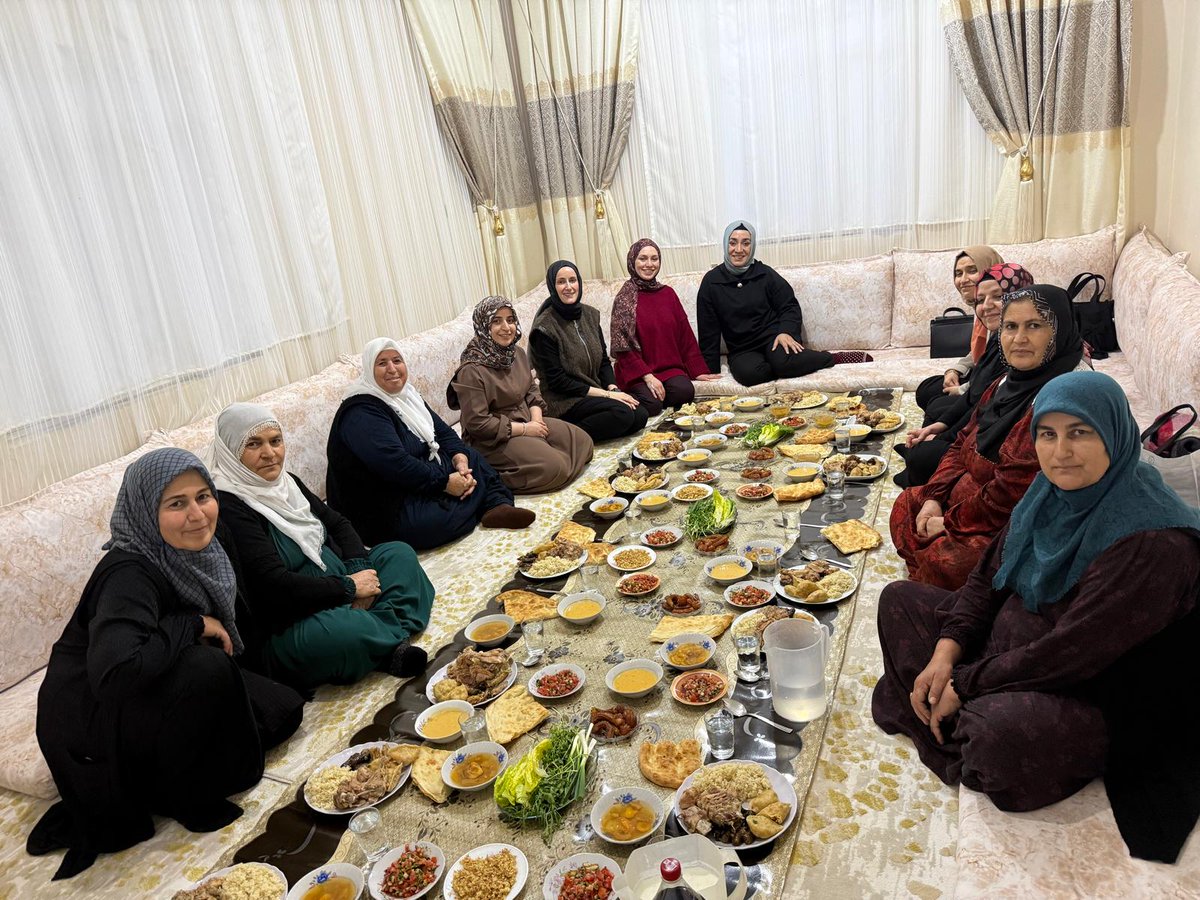 CinarKizAnadolu's tweet photo. "Maarifin kalbinde Ramazan" kapsamında velilerimiz ile birlikte iftar yemeği gerçekleştirdik. 
@Diyarbakirmem @sadoglu_salih @ysf_gzl_ @mebcinarmem https://t.co/wLQPHFgInX