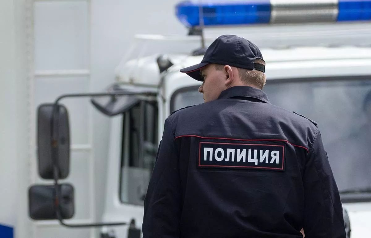 doberman_mag's tweet photo. New Post: In Russia, in Yakutia, police carried out a raid on a private gay party https://t.co/Rk9MvSAUoQ https://t.co/VGc6nIooXT