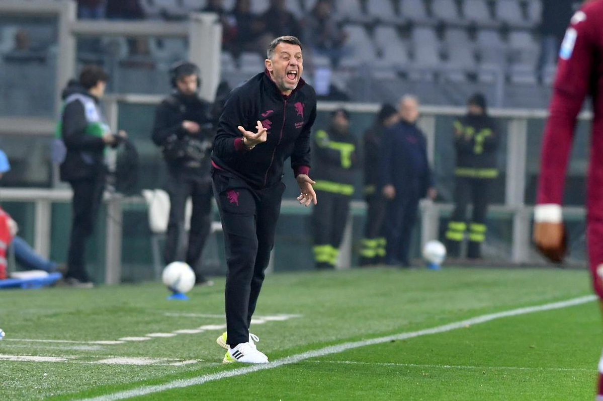 Torino_Cronaca's tweet image. GRANATA. Il #Toro e l'intuizione di #DAversa: "Sì, sono compatibili". Ecco a chi si riferisce l'allenatore. E Paleari manda un messaggio ai tifosi: "Abbiamo trovato un bel muro, ci hanno lasciati nel momento del bisogno. Però...
Leggi l' articolo:📲torinocronaca.it/news/sport/609…
