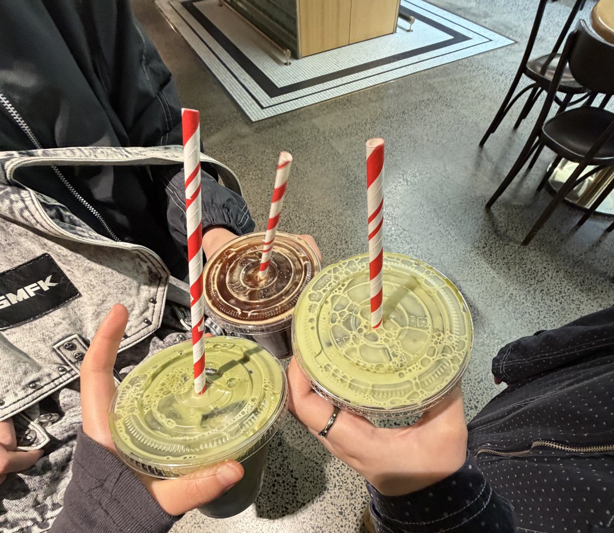 Vodlaiir's tweet photo. 대학교 너무 재밋흠
매일 공부하고 매일 새로운 사람들 만남 내가 영원히 새내기엿으면좋겟다 https://t.co/9K5cKlmlUx