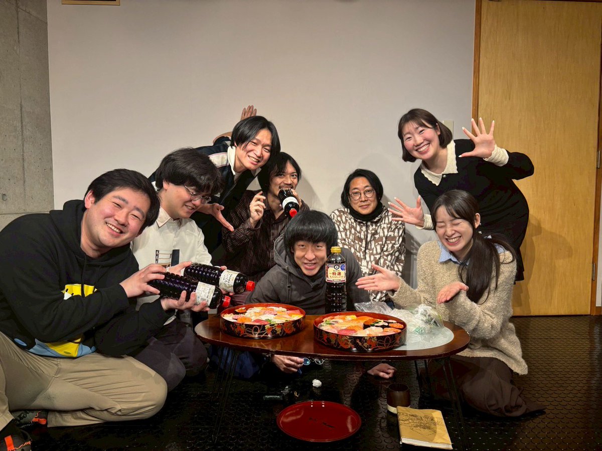 boa_cho's tweet photo. 遅ればせながら、伊藤企画『屋上庭園1』『かんしやくだま ACT2029』両作完走しました！客席が近くなるたびに観客の皆様の存在への感謝が湧きに湧きました、ありがとうございました！
飛び込んだ新環境、1ヶ月間とは思えない濃厚さと充実さがありました。楽しかった！
以下↓各作品書きます！ #伊藤企画 https://t.co/nDHu0pZulU
