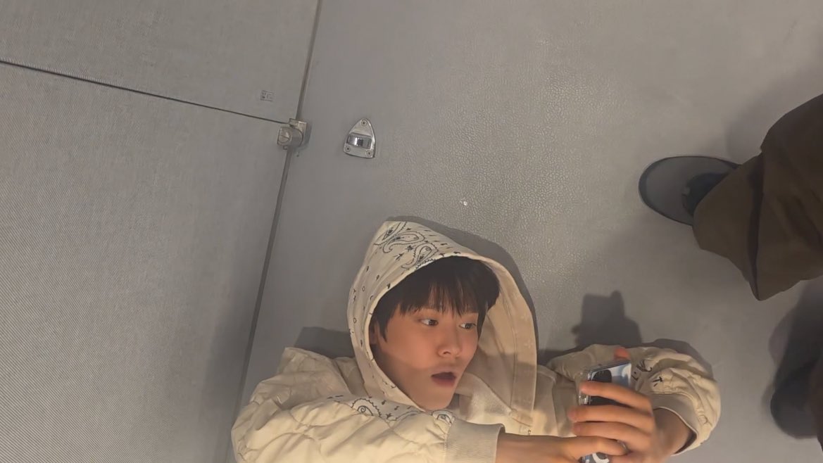 eunseok is 2.5 yo😭😭🤏🏻