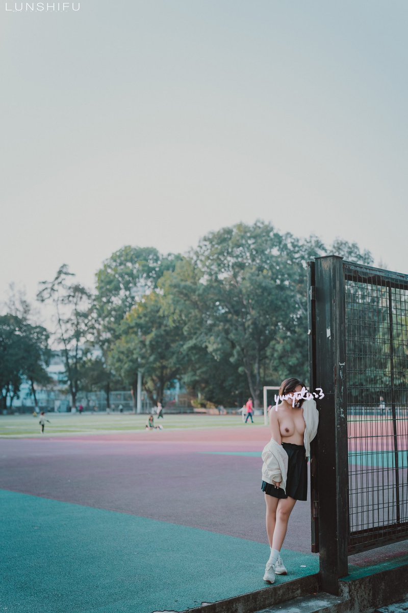 绿茵场随拍⚽️🏃

📷@SYlunlunlun 

@luchu888 

#露出摄影 #反差人妻 https://t.co/1B2yJTzrxa