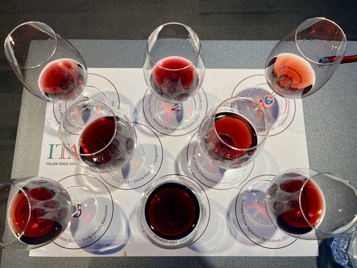 The_Buyer tweet media