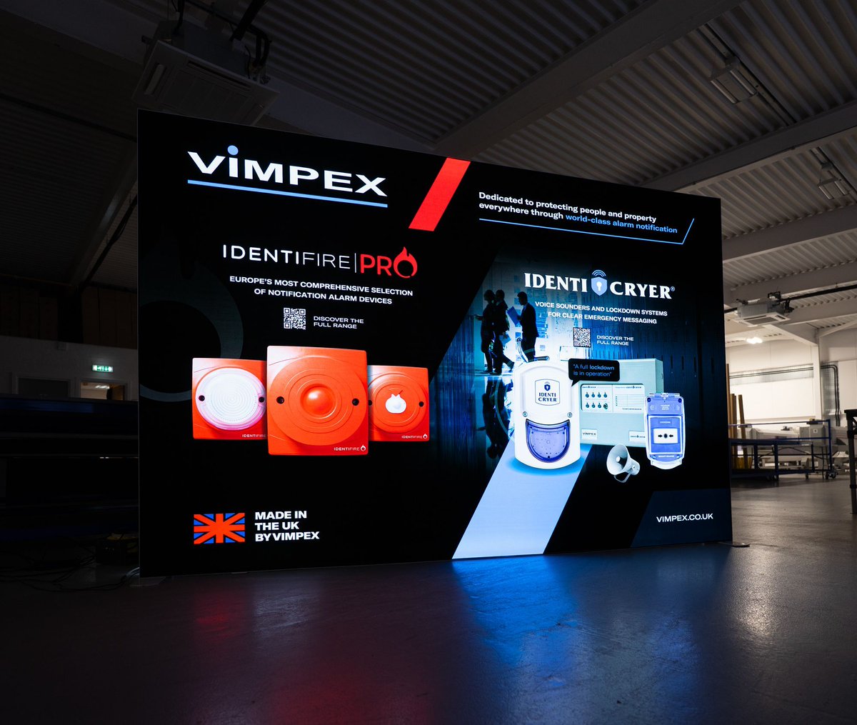 XLDisplays's tweet image. The red &amp;amp; blue combination really stood out to us on this FABRILUX® 3m x 2m LED Lightbox for Vimpex. The product display looks fantastic.

FABRILUX® 3m x 2m LED Lightbox buff.ly/adSA3Sg
LED Lightbox buff.ly/IZ2FtwL

#ledlightbox #xldisplays