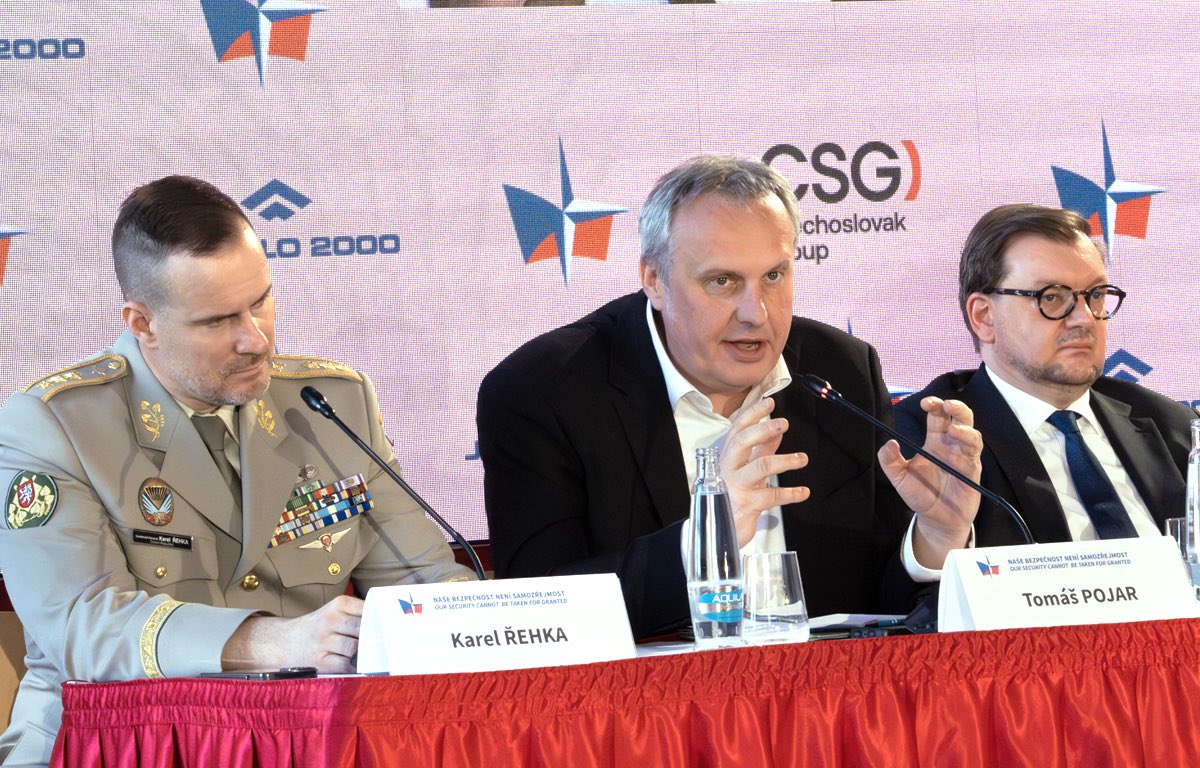 CzDefence's tweet photo. Naše bezpečnost není samozřejmost. Rok 2026 už není „klid po krizi“, ale nový normál trvalého napětí , válka na Ukrajině, hybridní a kyber hrozby mění pravidla hry. Co to znamená pro ČR a NATO? 👉 https://t.co/r1bwLVPvSz

@jagello2000 https://t.co/5QwbIvrnGn