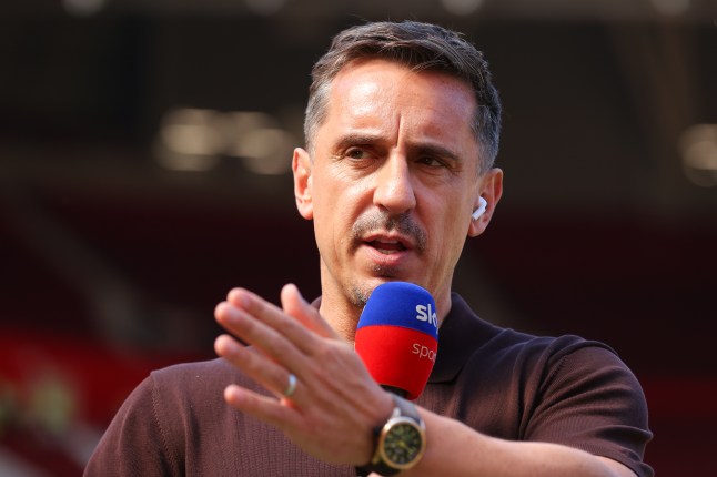 Arsenal_rep1's tweet photo. 🚨🎙️| Gary Neville: 🗣️

"I'm not sure João Pedro was offside if you look at it critically and I think VAR should start interfering when it's time to take corners because what Arsenal is doing is far beyond football, no team should win the league like this..." 

(@el_quimic0) https://t.co/hVijUZz6Si