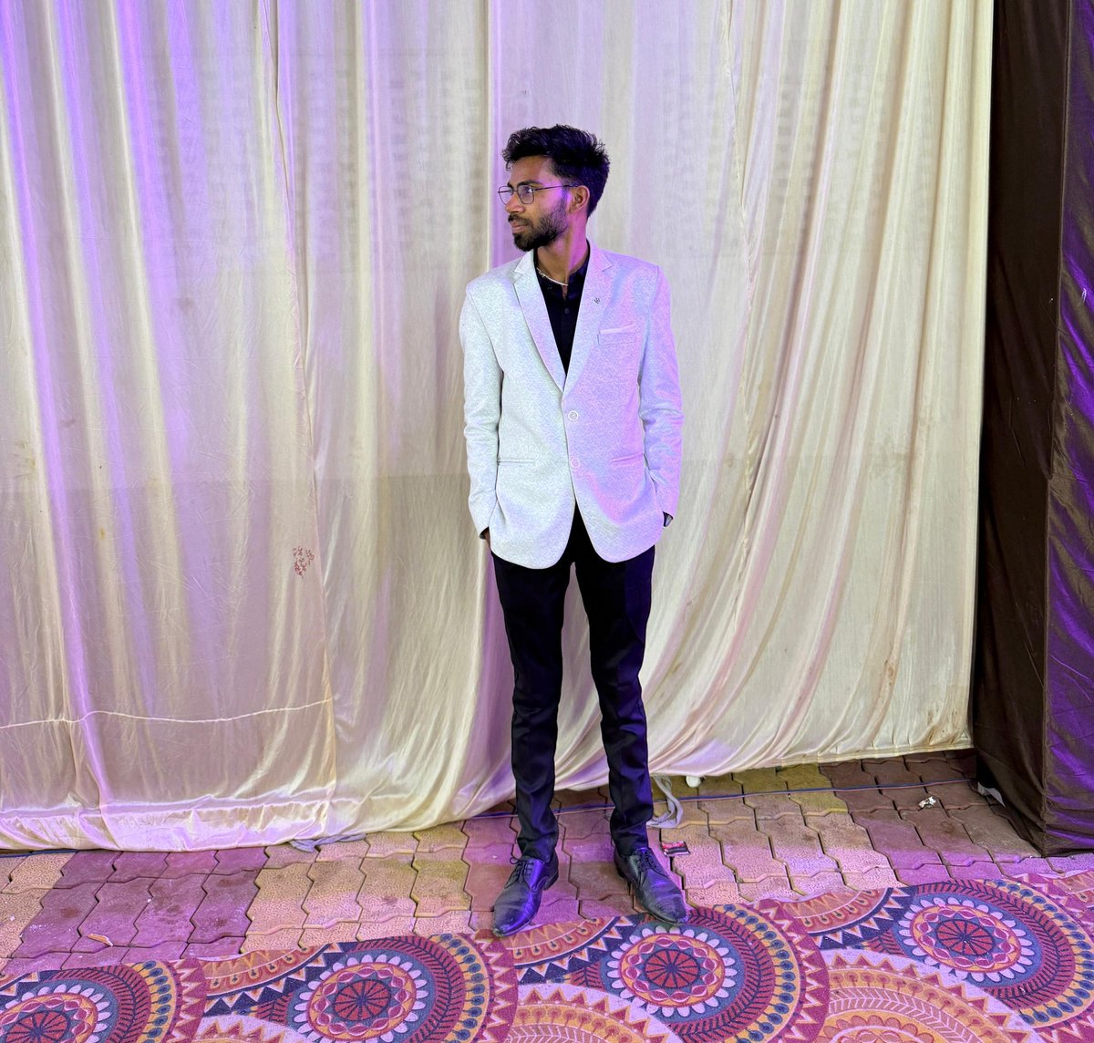 Zyro at Aujla concert vs Zero at giving straight pose