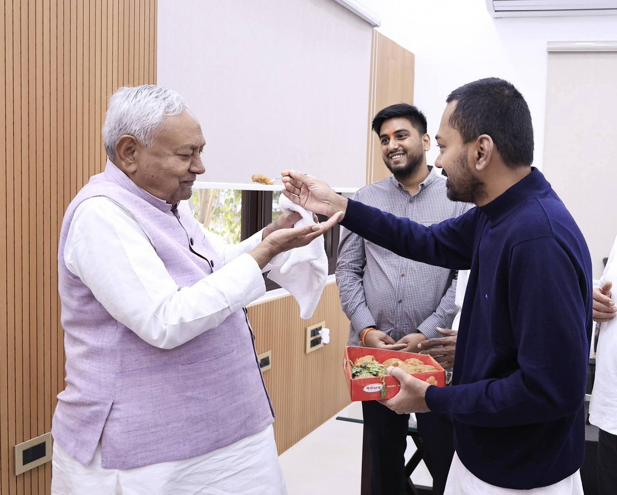 बिहार के मुख्यमंत्री नीतीश कुमार के बेटे निशांत कुमार जा सकते हैं राज्यसभा!

अब शायद "परिवारवाद" पर ज्ञान देने वाले को ये परिवारवाद नहीं दिखेगा।