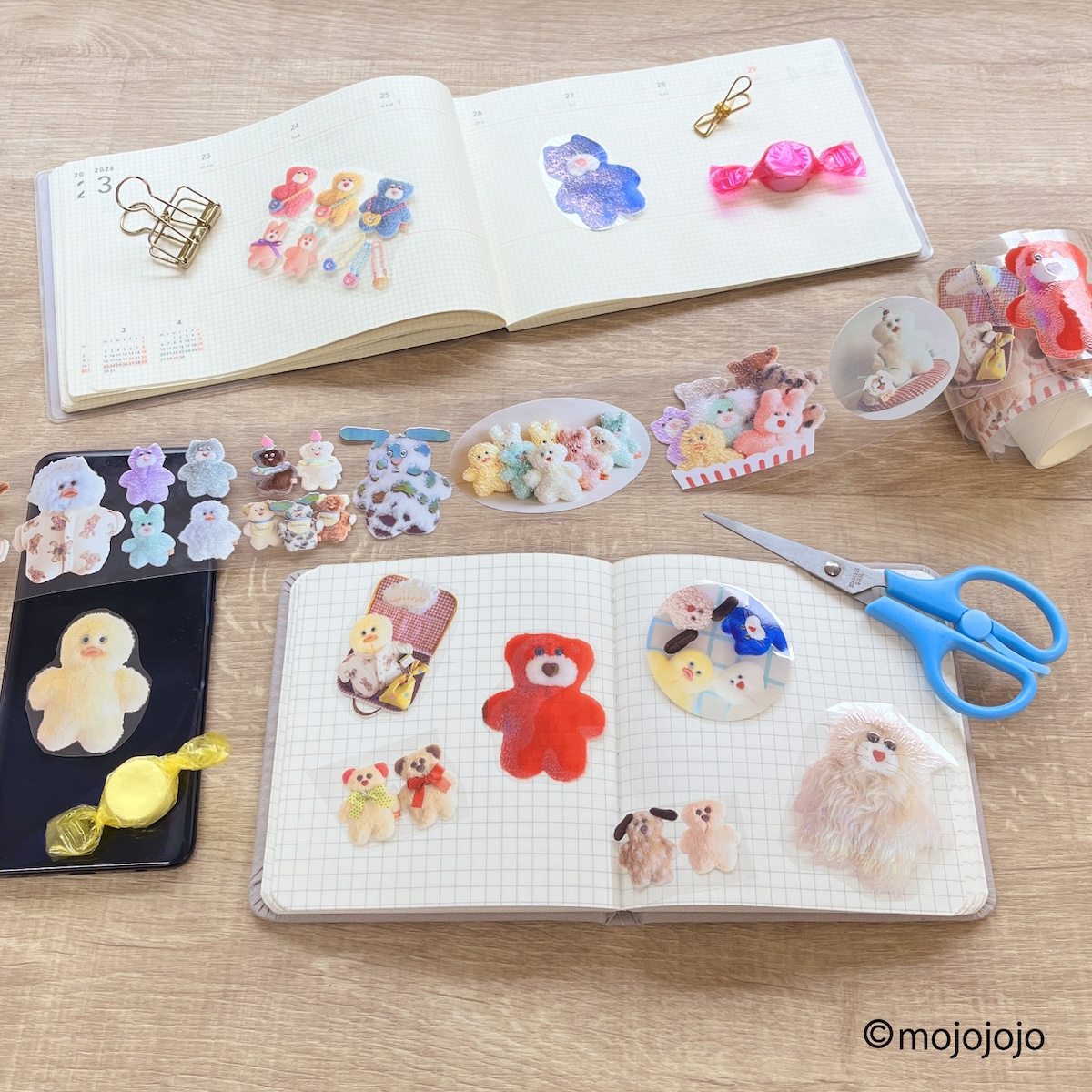 gsf_pr's tweet image. mojojojo『クリアロールステッカー』
＼再入荷しました❣️／
キラキラオーロラ加工の2mロングテープに、
イラストがぎっしり😍
詳しくは学研ステイフル公式ショップへ🌈✨
楽天 x.gd/VxxWM
 Yahoo! x.gd/U3pJB
#mojojojo
@mojojojotwi