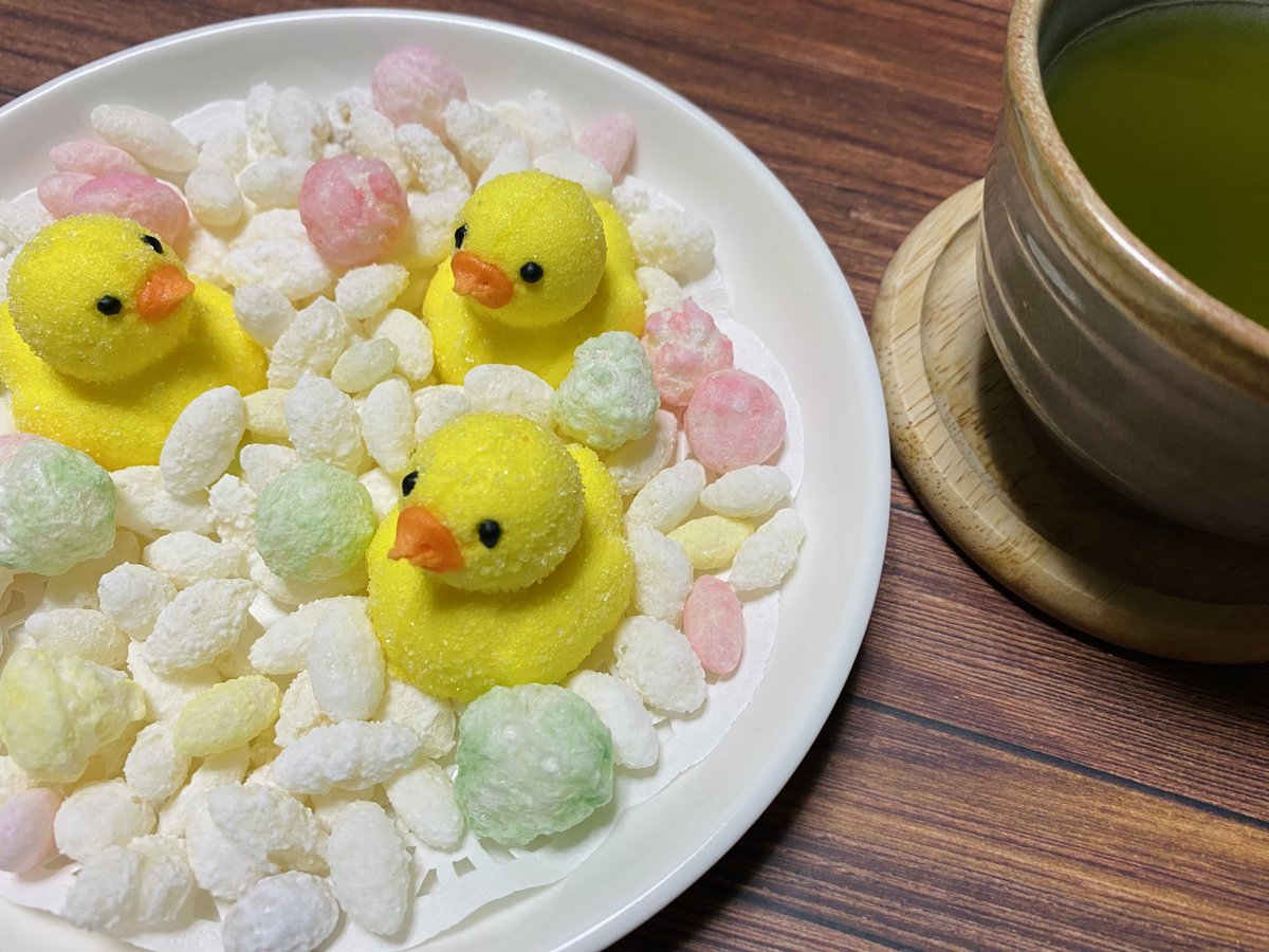 今年も母が大事にしてた貝雛だけ飾って 簡単な雛祭り🎎 ダイソーにいた