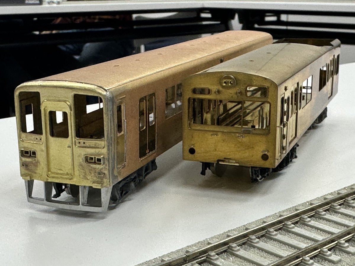 たんぽぽはどっちの塗装になるんだろう？