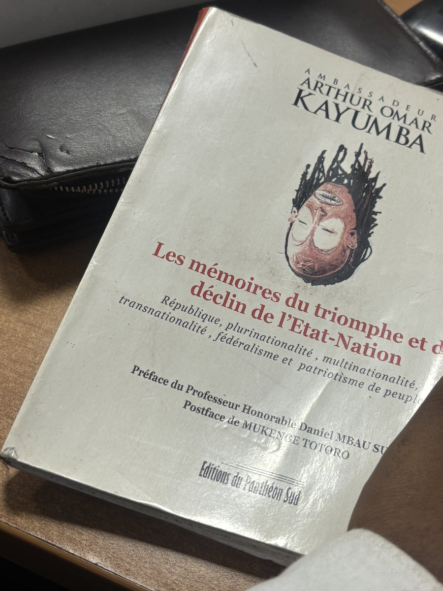 Ce que vous découvrirez dans les livres, vous ne le trouverez jamais sur Netflix, ni même sur les chaînes Canal+.
Je puise mon énergie souvent chez de grands auteurs comme Robert Greene, A. Kayumba. Pour moi, la passion de la lecture est la véritable gymnastique de l’esprit.