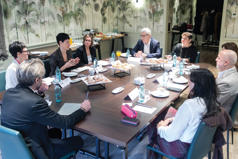 nn_espana's tweet image. El salario ya no es suficiente: el futuro, sí. 

En nuestro desayuno con Equipos y Talento, confirmamos que la previsión social empresarial ya es palanca estratégica de RRHH para atraer y fidelizar talento. 

Más: lnkd.in/eB7FxPXS 

#EmployeeBenefits #BienestarFinanciero