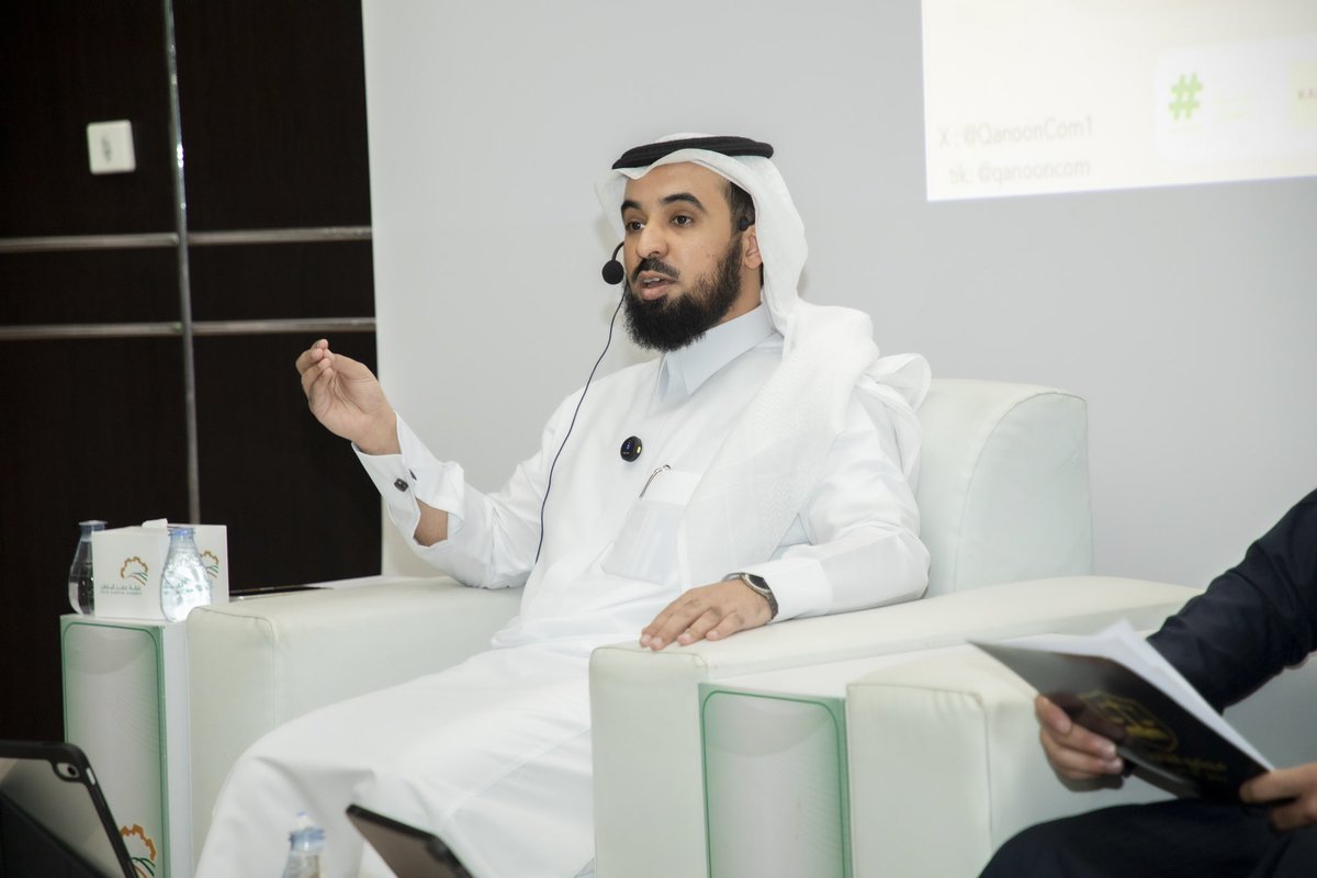 QanoonCom1's tweet photo. سعدنا في المجتمع القانوني باستضافة المحامي ثامر ساري في جلسة حوارية بعنوان «القيم المهنية للمحاماة»، والتي تناولت أسس المهنة وأخلاقياتها ودور المحامي في تعزيز العدالة وترسيخ المبادئ المهنية @thamerelenezy https://t.co/VRPDVYV6or