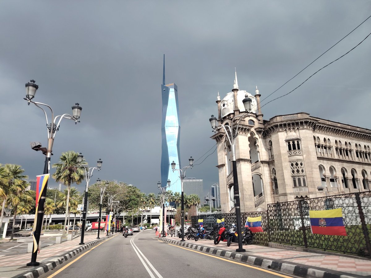Cuaca dah mendung