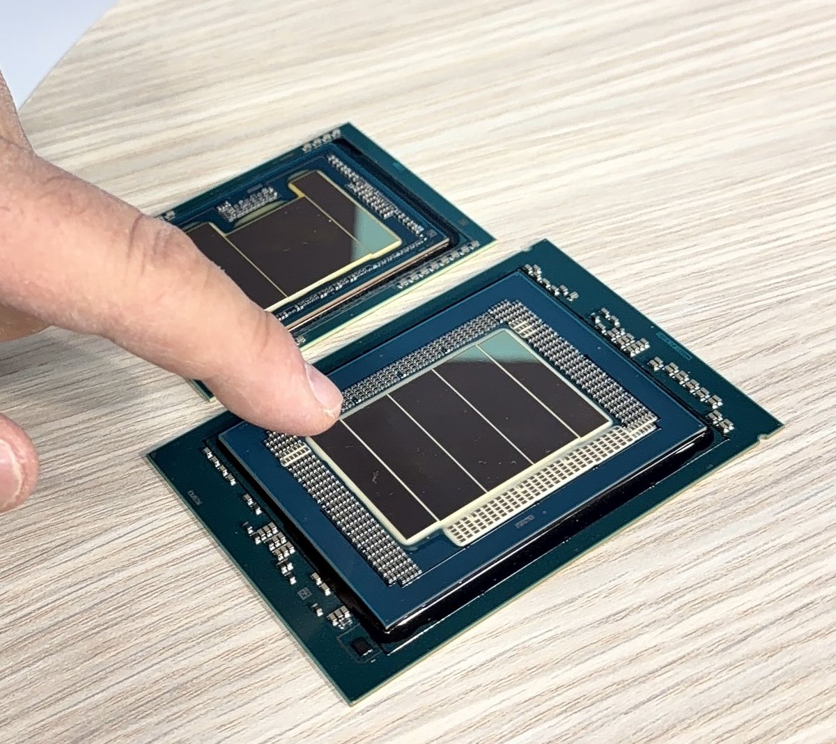 Here a pic on the @Intel Xeon 6+ (Clearwater Forest): up to 288