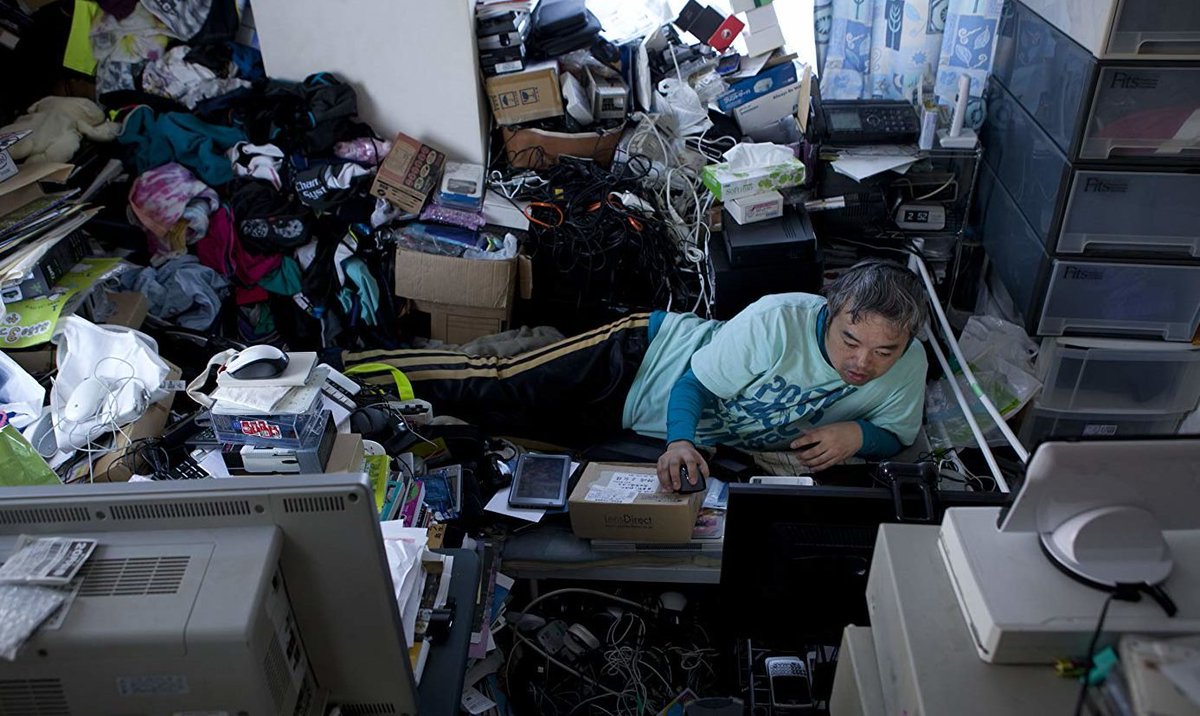 moi: "Vivre à Paris c'est trop bien on peut tout y faire"
also moi pendant 4 ans à Paris (11e):