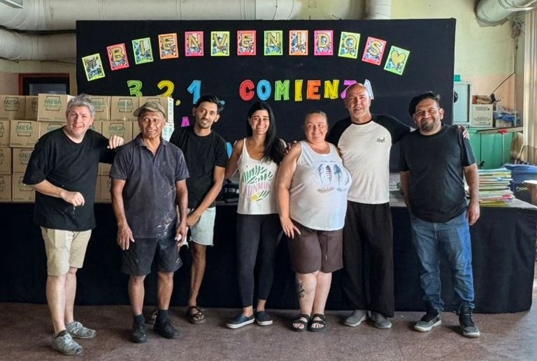 🎨✨ Jornada solidaria en Escuela Primaria Guayaquil

Voluntarios de Igualar pintaron y renovaron espacios en San Isidro, sumando compromiso y trabajo en equipo por una escuela más linda para los chicos y chicas. 💙

¡Gracias a todos los que participaron! 🙌