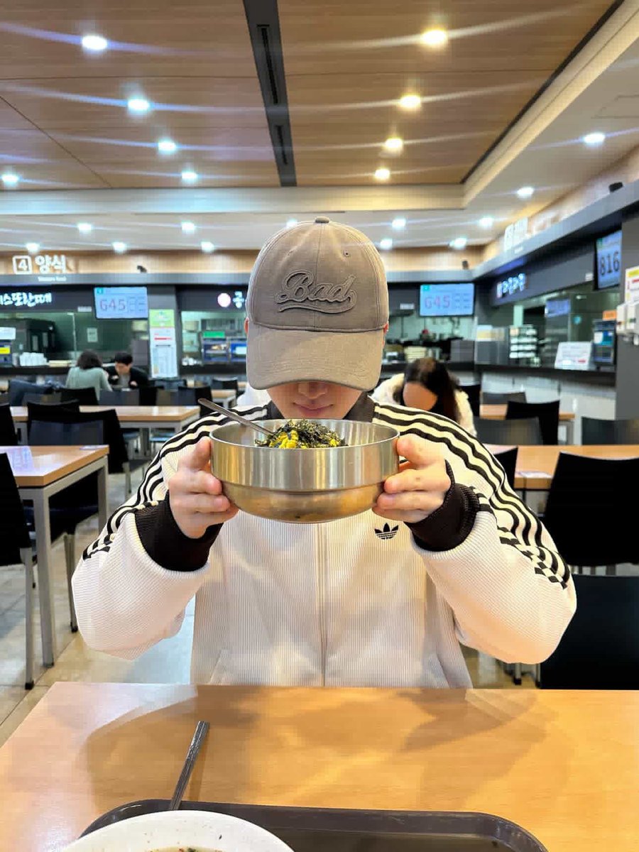 🌕| 📸 | INSTAGRAM

Hyunbin a envoyé 1 photo sur son canal Instagram !🩵

©️: instagram.com/channel/AbbsF7…

#MoonHyunbin #HYUNBIN #문현빈 #싸이퍼 #CIIPHER #CPR #Pengbin🐧 #FANTASYBOYS #Y26