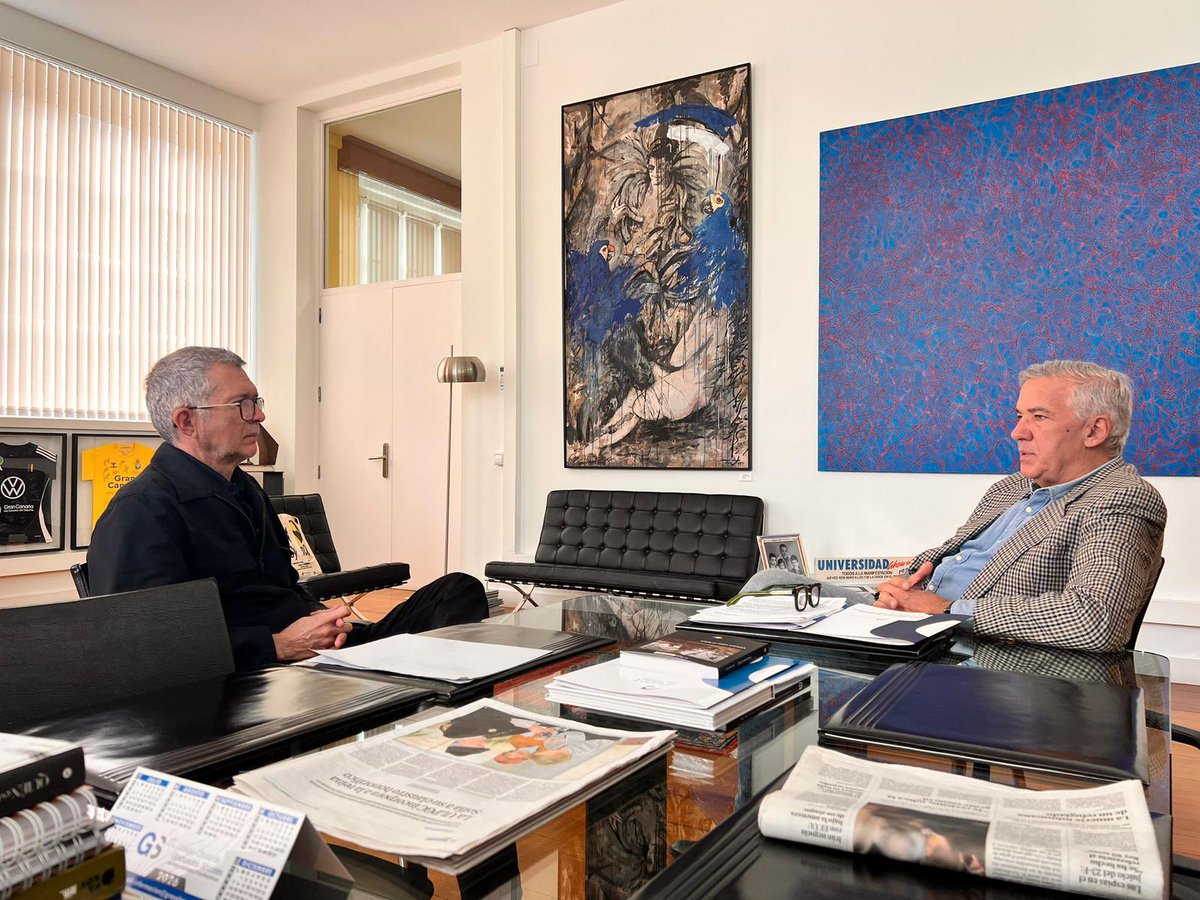COAGranCanaria's tweet photo. Reunión con el Rector de la @ulpgc para avanzar en:
1️⃣ Observatorio ULPGC–COAGC de Arquitectura, Vivienda y Territorio.
2️⃣ Colaboración en futuros concursos para residencias universitarias.

Universidad y Colegio alineados para mejorar calidad y transferencia de conocimientos. https://t.co/OT1H62dXi3