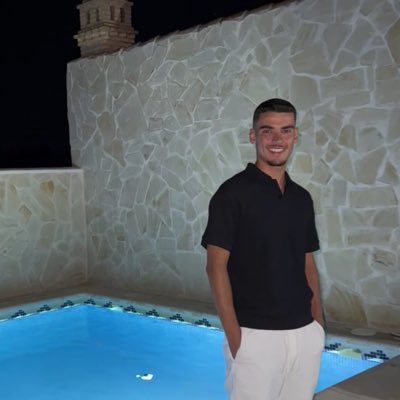 nsbh09's tweet photo. #NuevaFotoDePerfil https://t.co/G4mnKNUFFc