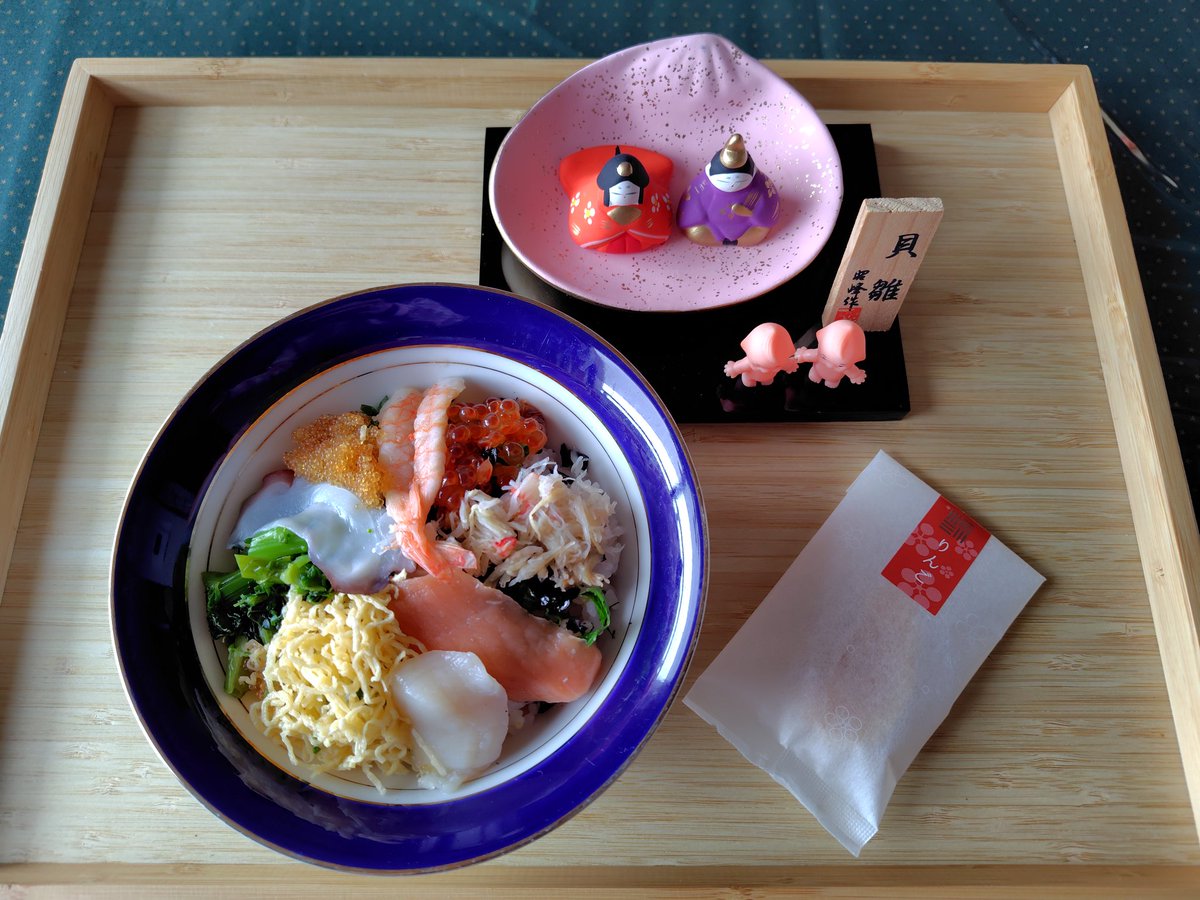 kanapy17's tweet photo. 雨のひな祭り🎎

今日の実験！一膳分のすし飯を作って解凍した具材を載せただけ！
超簡単だけど美味しかった👍
まだまだ実験は続く✌️ https://t.co/ZzwYD3VtSP
