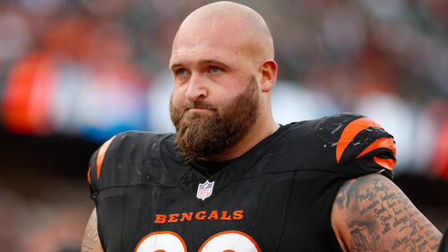 RTL_Sport's tweet image. Die Cincinnati Bengals haben kurz vor Beginn der Free Agency einen ihrer besten Offensive Linemen gehalten und am Montag Right Guard Dalton Risner mit einem Einjahresvertrag ausgestattet. sport.de/news/ne1654871…