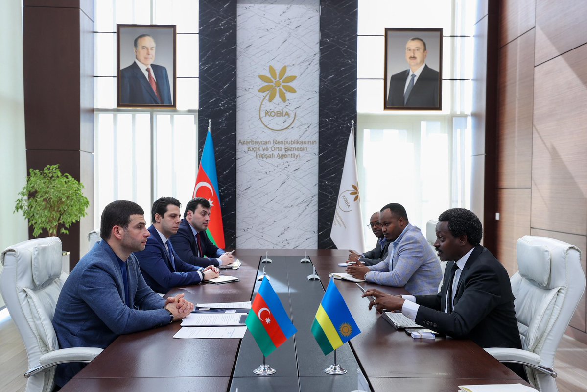 MammadovOrkh's tweet image. #KOBİA organized the visit of the @RDBrwanda delegation to 🇦🇿. The main purpose of this visit was to explore the possibilities of implementing the SME House model in 🇷🇼 Rwanda and to get familiar with the G2B and B2B services provided to entrepreneurs.