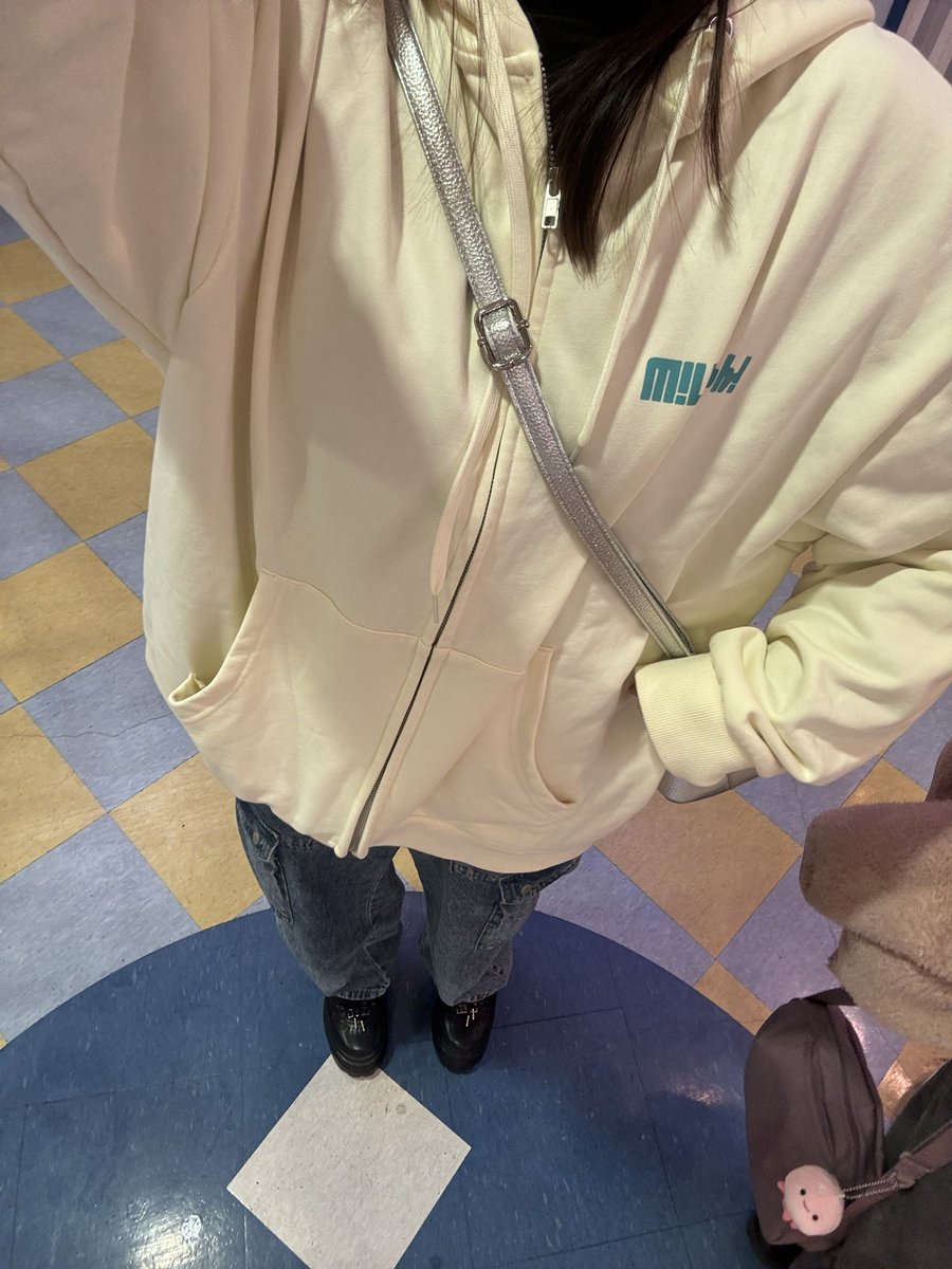 とりあえず撮った写真だけどM!LKじゃん！パーカーめっちゃかわいい