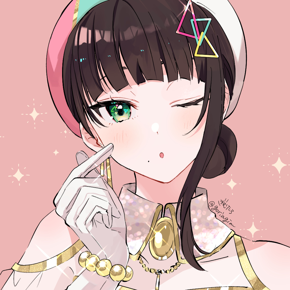 goriagim's tweet photo. AZALEAちゃんで♡ポーズ🥰

#lovelive  #Aqours https://t.co/hXwL0pzmIu